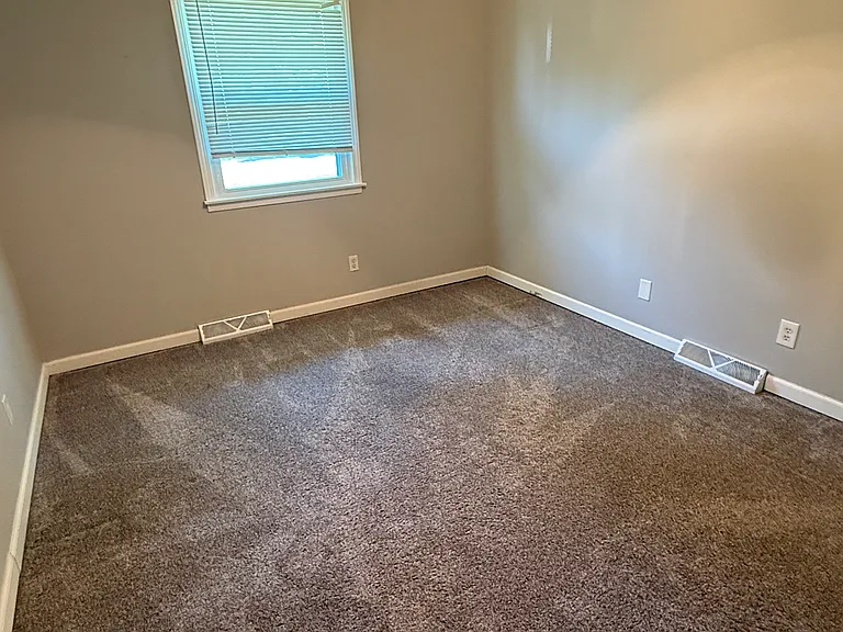 827 Cypress Dr — Photo 9