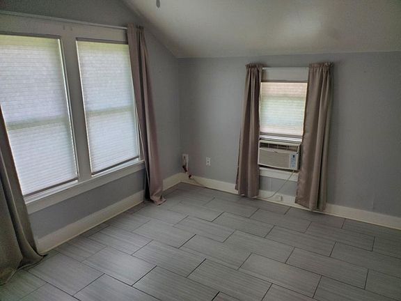 3rd image of 312 Harrison St #1/2