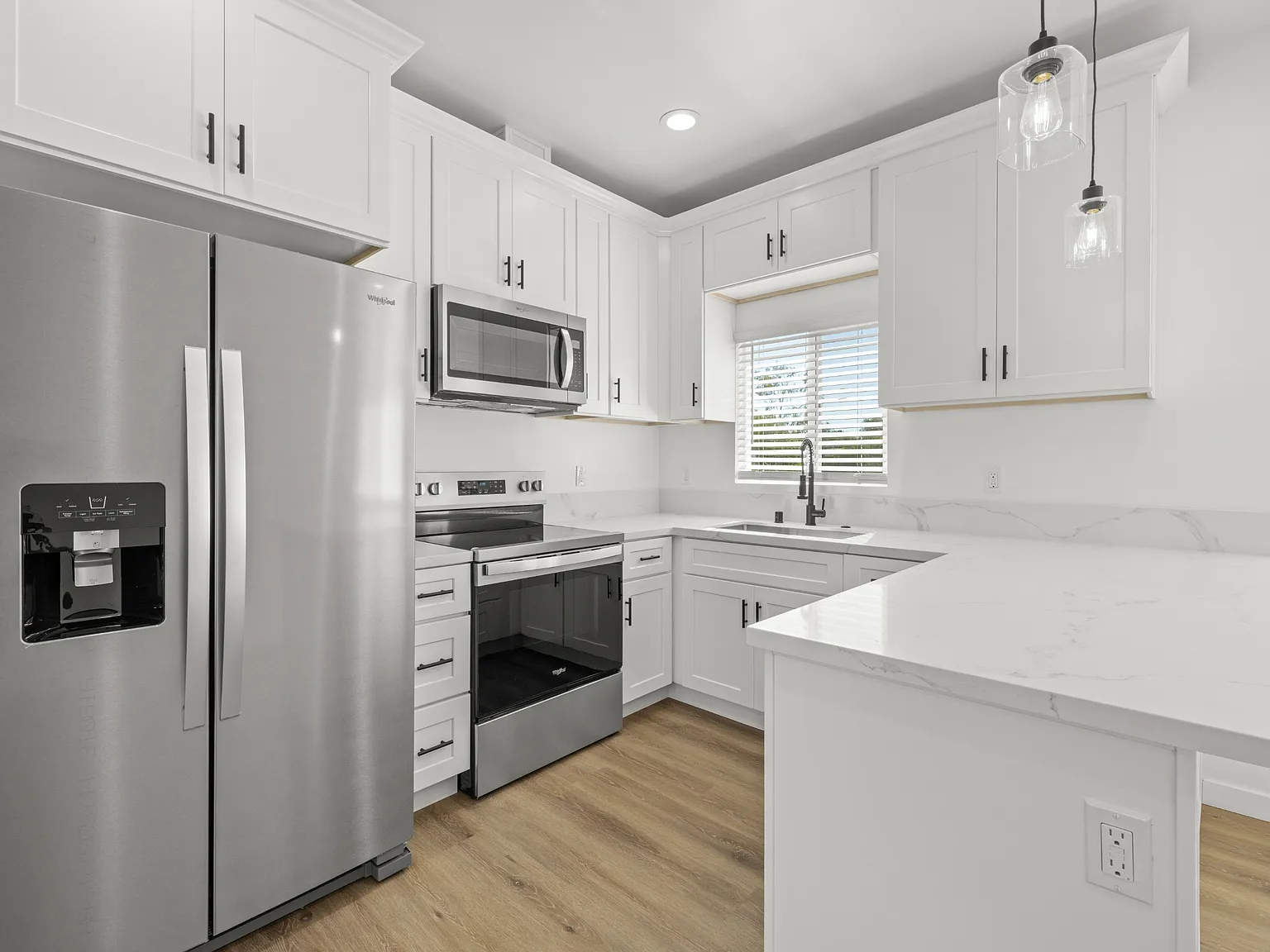 6402-06 Shane Place - 6402 - Unit 1 — Photo 3