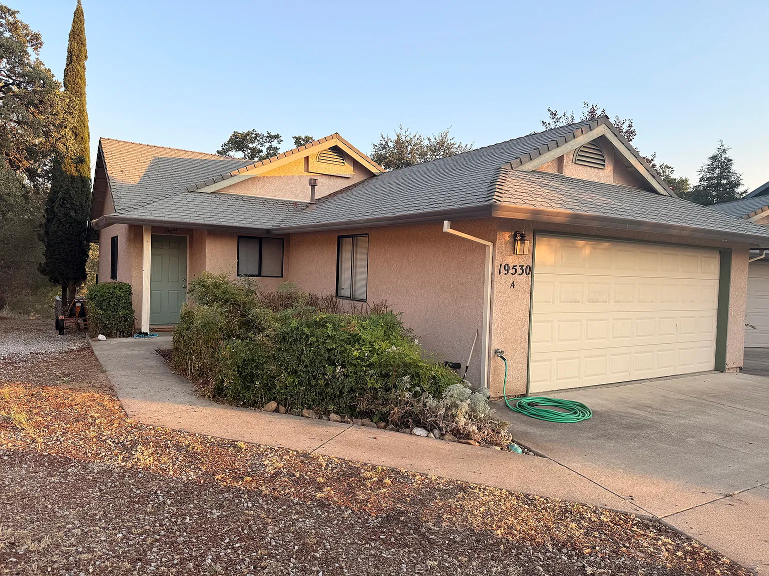 2 bed, 1000 sqft, $1,500 — Photo 2