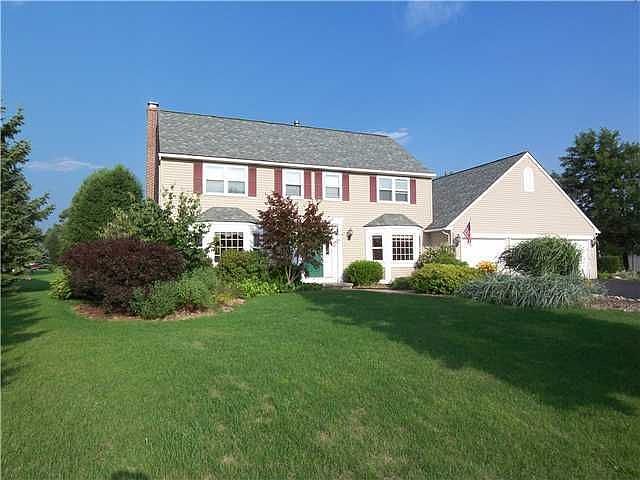 1st image of 10 Chambord Dr
