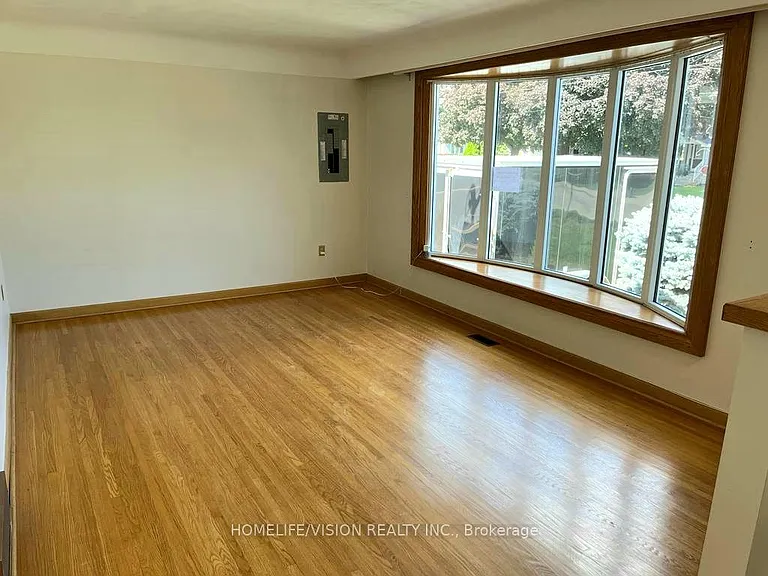 16 Nova Dr #UPPER — Photo 2