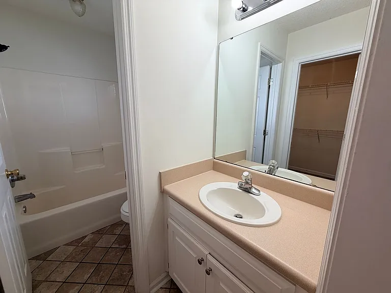 4125 Sedgwyck Ln — Photo 16