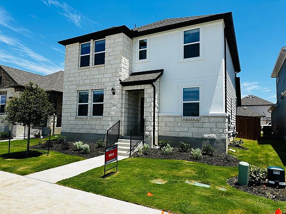 3rd image of 206 Flowers Ave