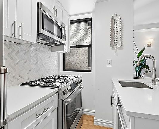 5th image of 41 W 72nd St APT 10C