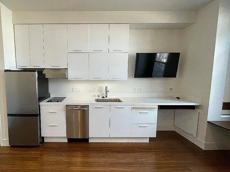 38 Harriet St #402 — Photo 3