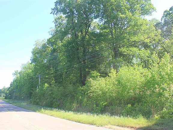 2nd image of 701 Taska Rd