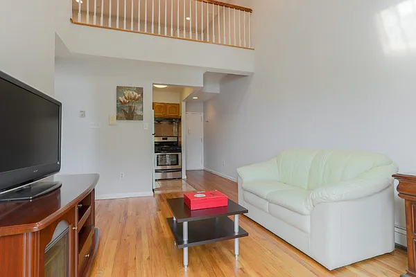 Rented by Brooklyn Bridge | media 26