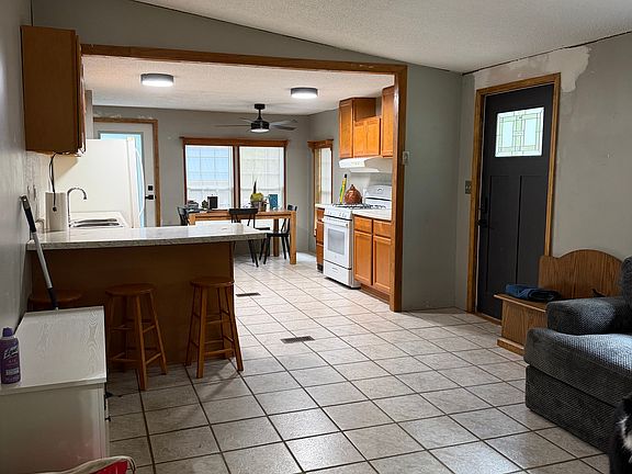 2nd image of 1161 Pineview Rd