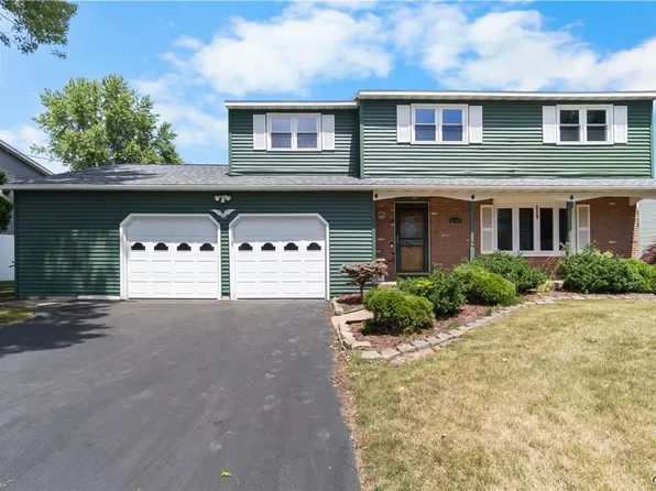 5321 Amalfi Dr, Clay, NY 13041