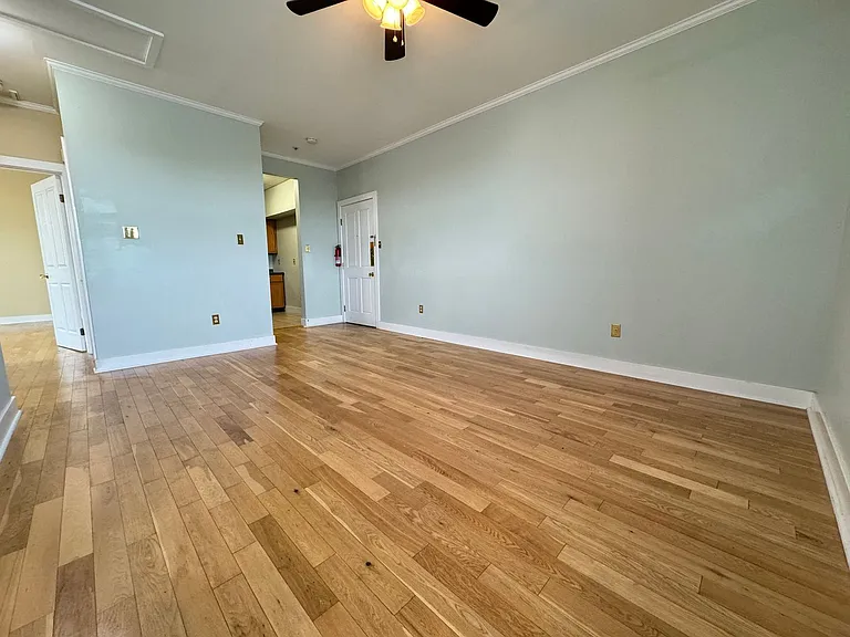 535 Main St #17 — Photo 4