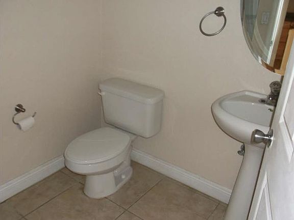 3rd image of 4113 Woodside Dr