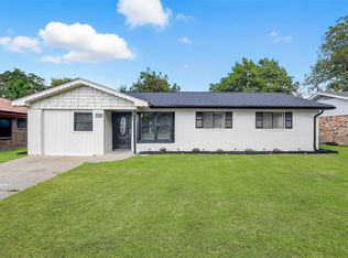 1106 Edgewood St, Ennis, TX 75119