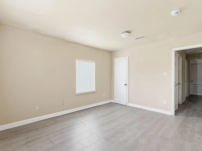 2411 Leffingwell St — Photo 17