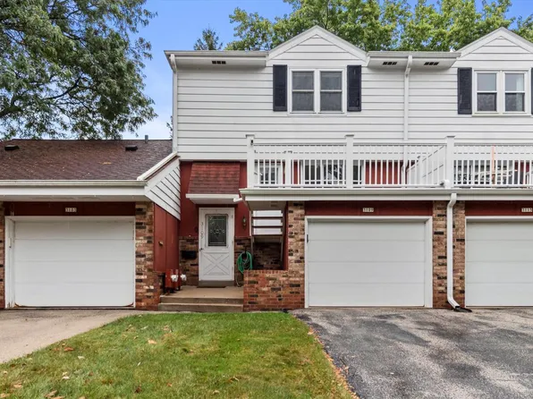 3109 West Canterbury ROAD, Greenfield, WI 53221