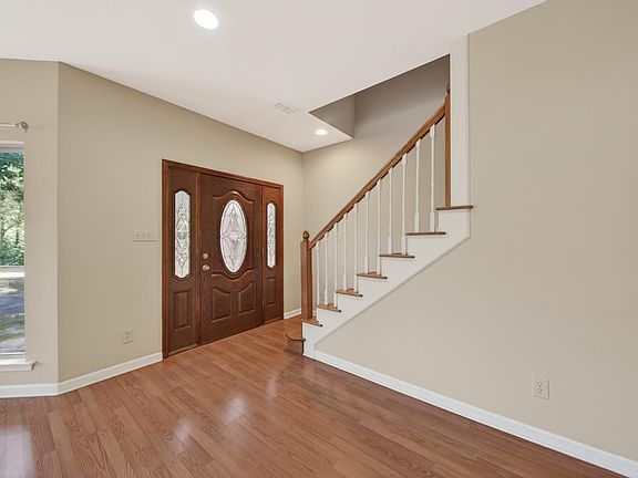 4th image of 741 E Main St