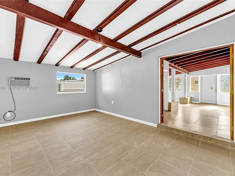 4220 SW 36th St — Photo 11