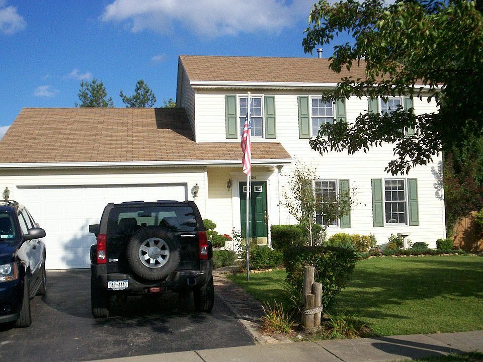 104 AZURE PINE CT.