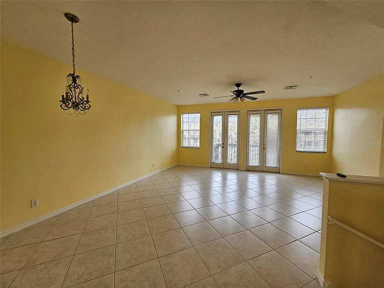 2927 Pointeview Dr — Photo 6