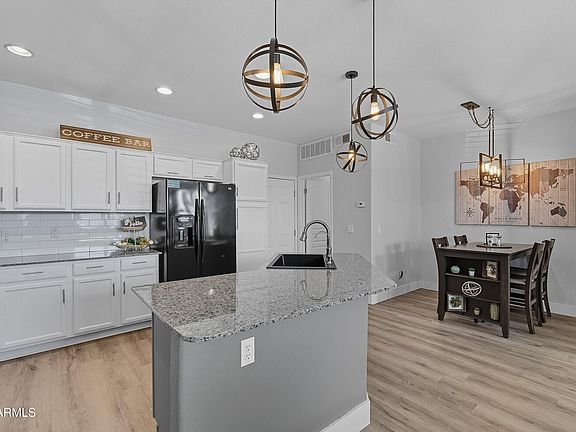 5th image of 123 N WASHINGTON Street #26