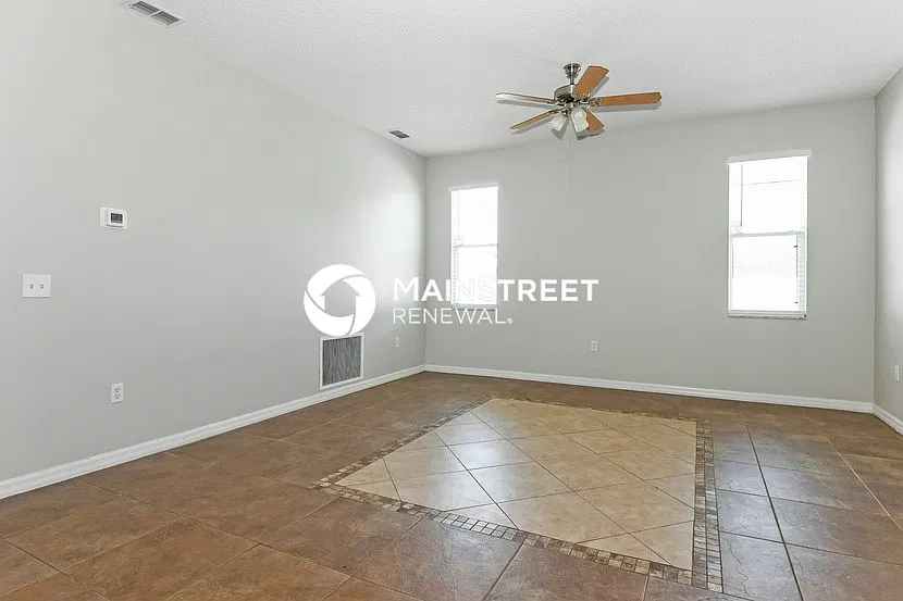 1110 Lavaur Ct — Photo 3