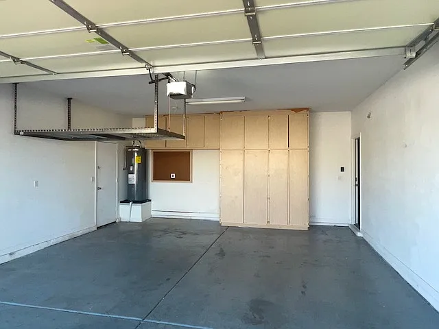 5 bed, 2.5 bath, 3058 sqft, $2,675 — Photo 4