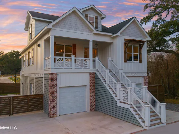 419 Martin Ave, Ocean Springs, MS 39564