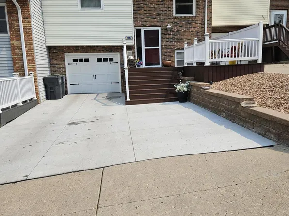 515 Marilyn Dr, Mandan, ND 58554