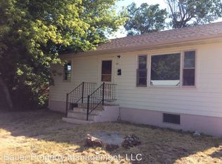 135 3rd Ave SW, Dickinson, ND 58601