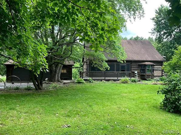 882 Plant School Ave, Greenville, IL 62246