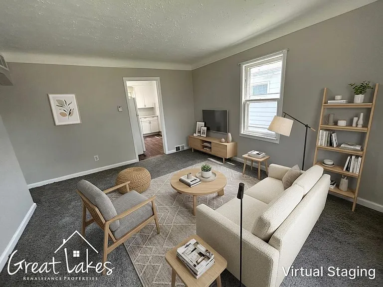 24600 Wilmot Ave — Photo 2