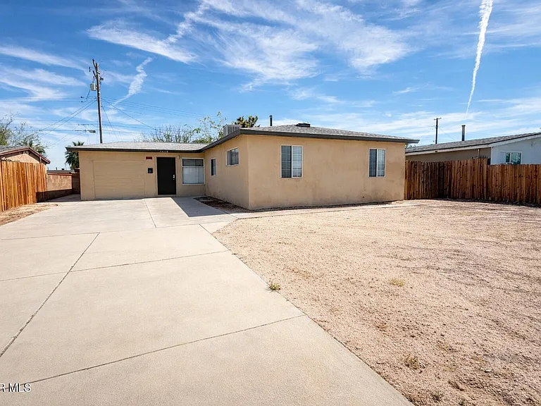 44104 Carolside Ave — Photo 12