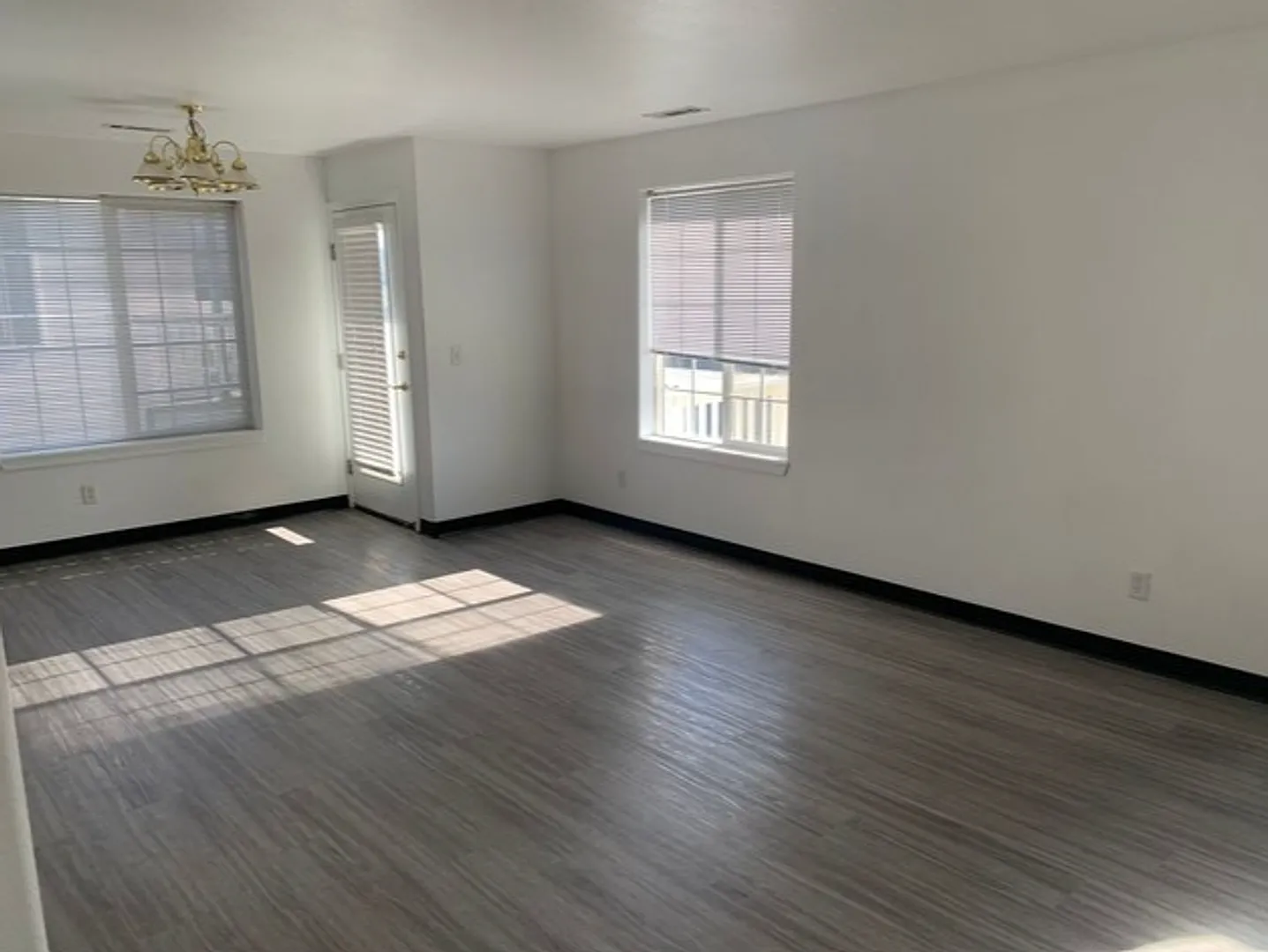 Townhouse conveniently located to MSU & downtown — Photo 2