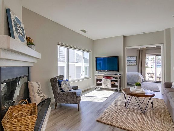 5th image of 5045 Niagara Ave Unit 4