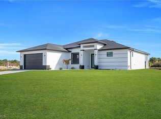697 Whitmore Loop, Lehigh Acres, FL 33972