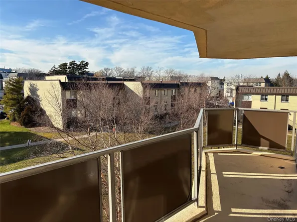 1785 215th St, Flushing, NY