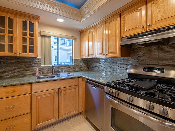4th image of 1236 N Columbus Ave Unit 15