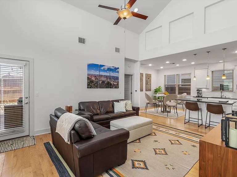 7407 Oberon St — Photo 3