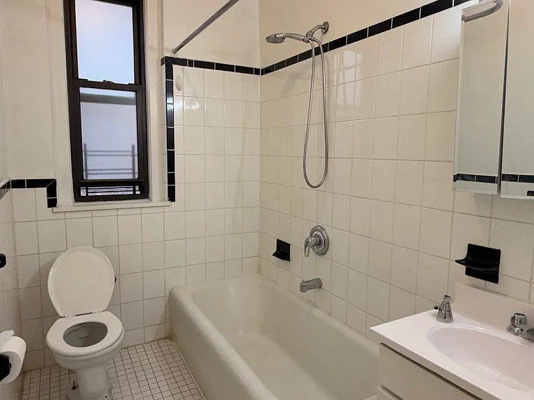 118-70 Metro Ave #3C — Photo 4