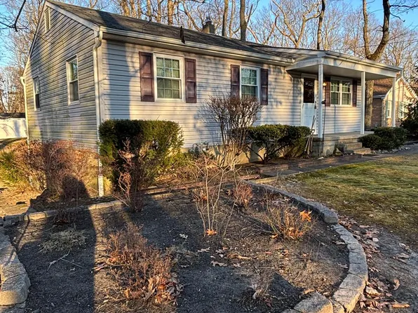 145 W Woodburn Ave, Pine Hill, NJ 08021