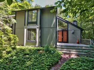 3221 Green Meadow Cir, Pocono Pines, PA 18350