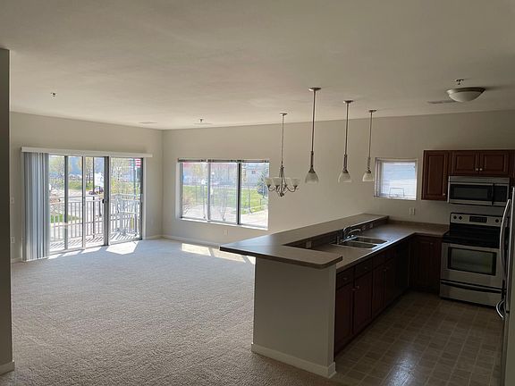 Beautiful open concept kitchen/living room