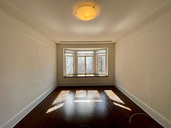 4th image of 2960 Polk St APT 4