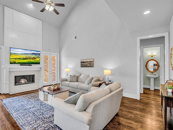 4th image of 293 Camden Hills Dr