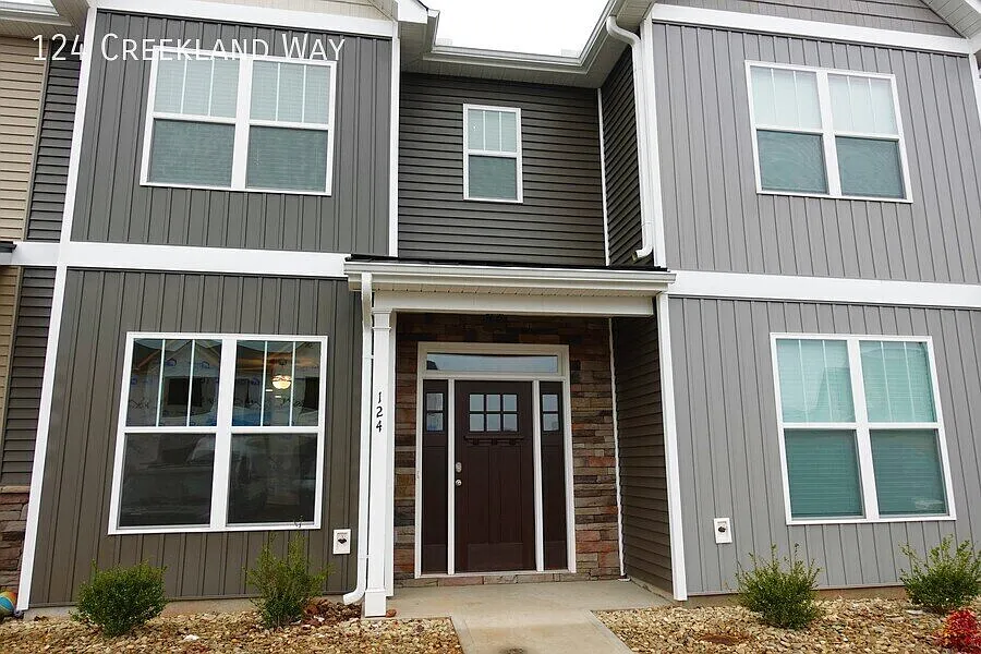 124 Creekland Way