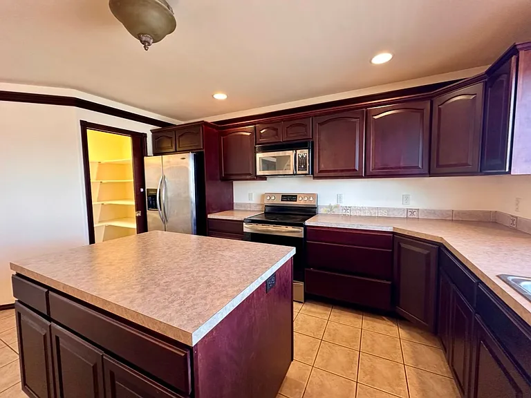 1331 SW Harbor Vista Cir — Photo 17
