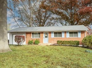 2009 Gladiator Dr, Fenton, MO 63026