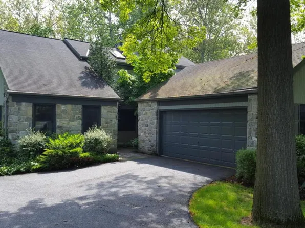 39 Deer Ford Dr, Lancaster, PA 17601