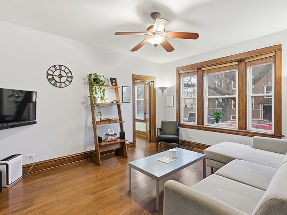 4th image of 3534 N Lawndale Ave #1