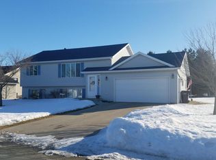 408 10th Ave NW, Dodge Center, MN 55927